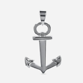 Silberner Anker Anhänger maritimer Schmuck auf weißem Hintergrund