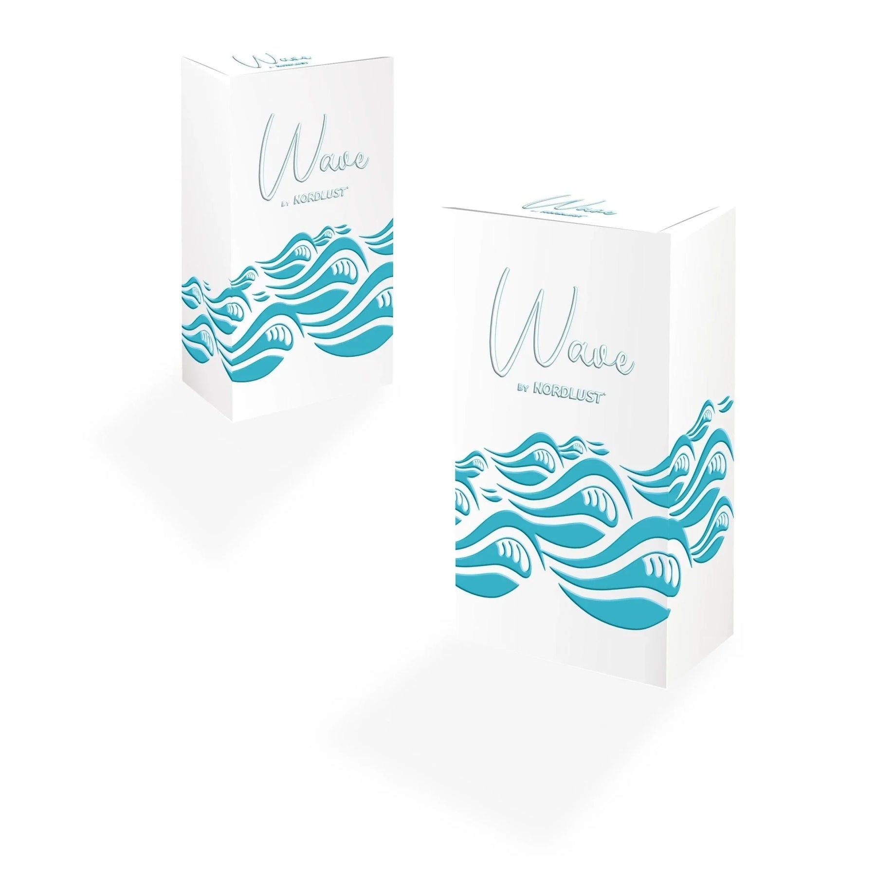 Parfumverpackung mit türkisfarbenem Wellenmotiv und Aufschrift Wave by Nordlust