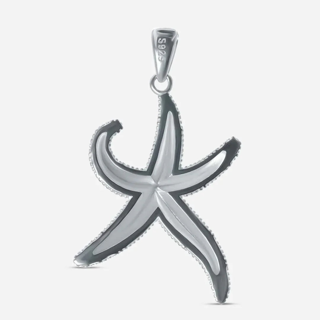 Großer Seestern Anhänger aus 925 Silber, maritimer Schmuck, glänzend, auf weißem Hintergrund