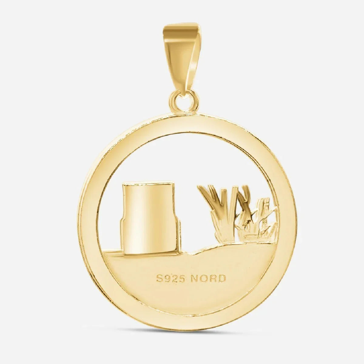 Runder goldener Anhänger mit Strandkorb und Dünenmotiv, maritimer Schmuck für Damen.